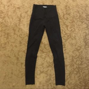 aritzia black leggings xs